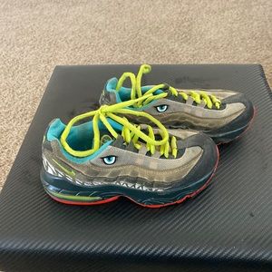 Boys Nike air max Dinosaur Size 12c.